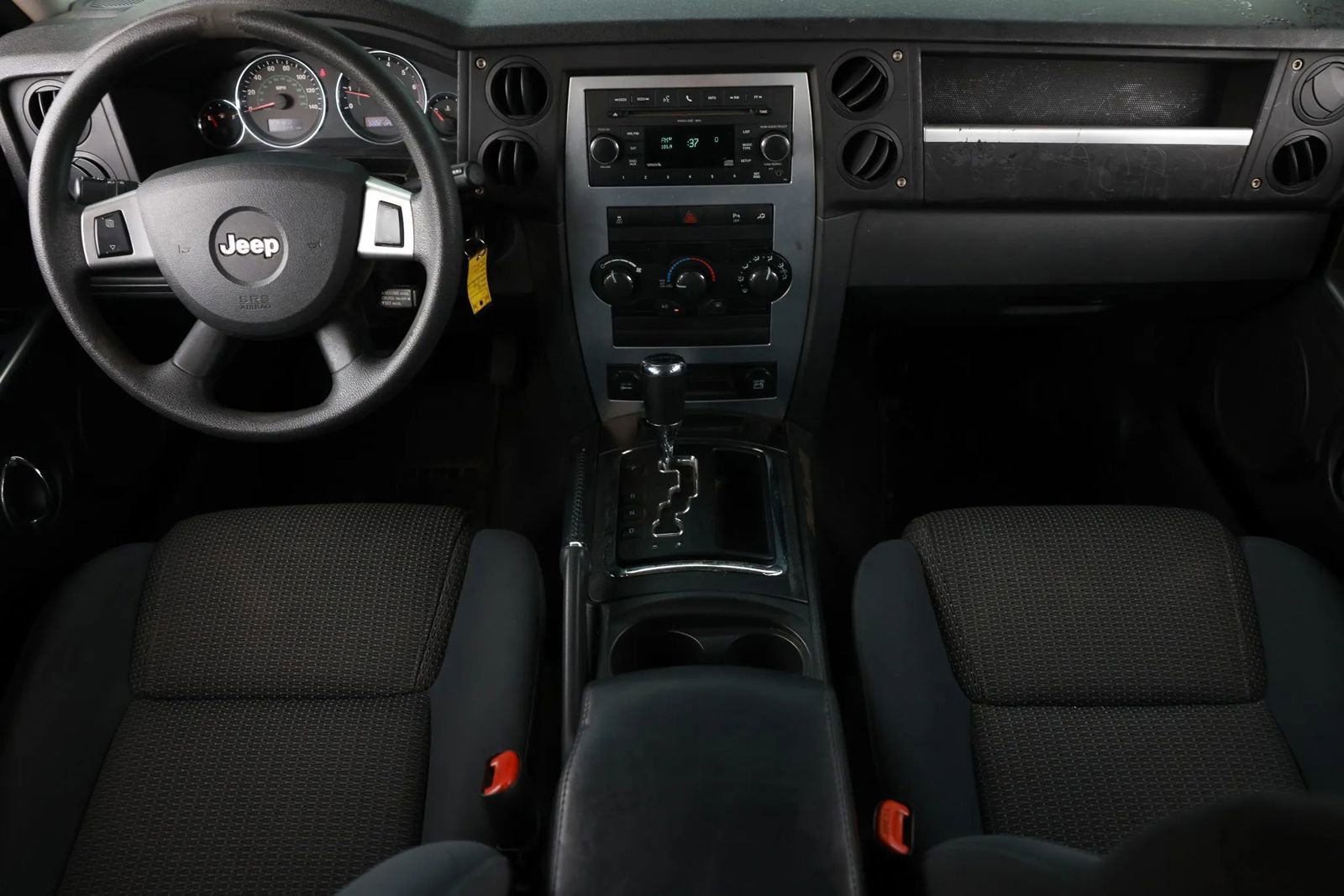 Used 2010 Jeep Commander Sport image 23