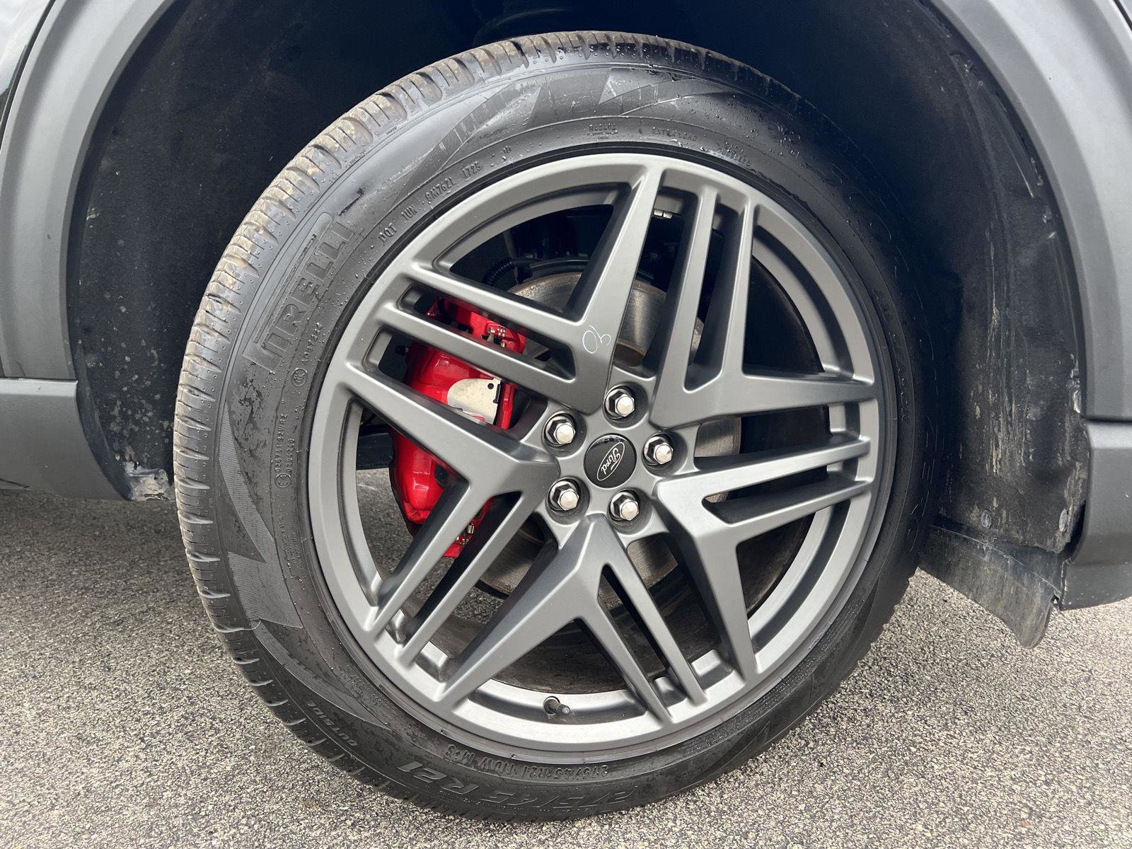 Used 2025 Ford Explorer ST-Line w/ ST-Line Street Pack AWD/4WD image 2