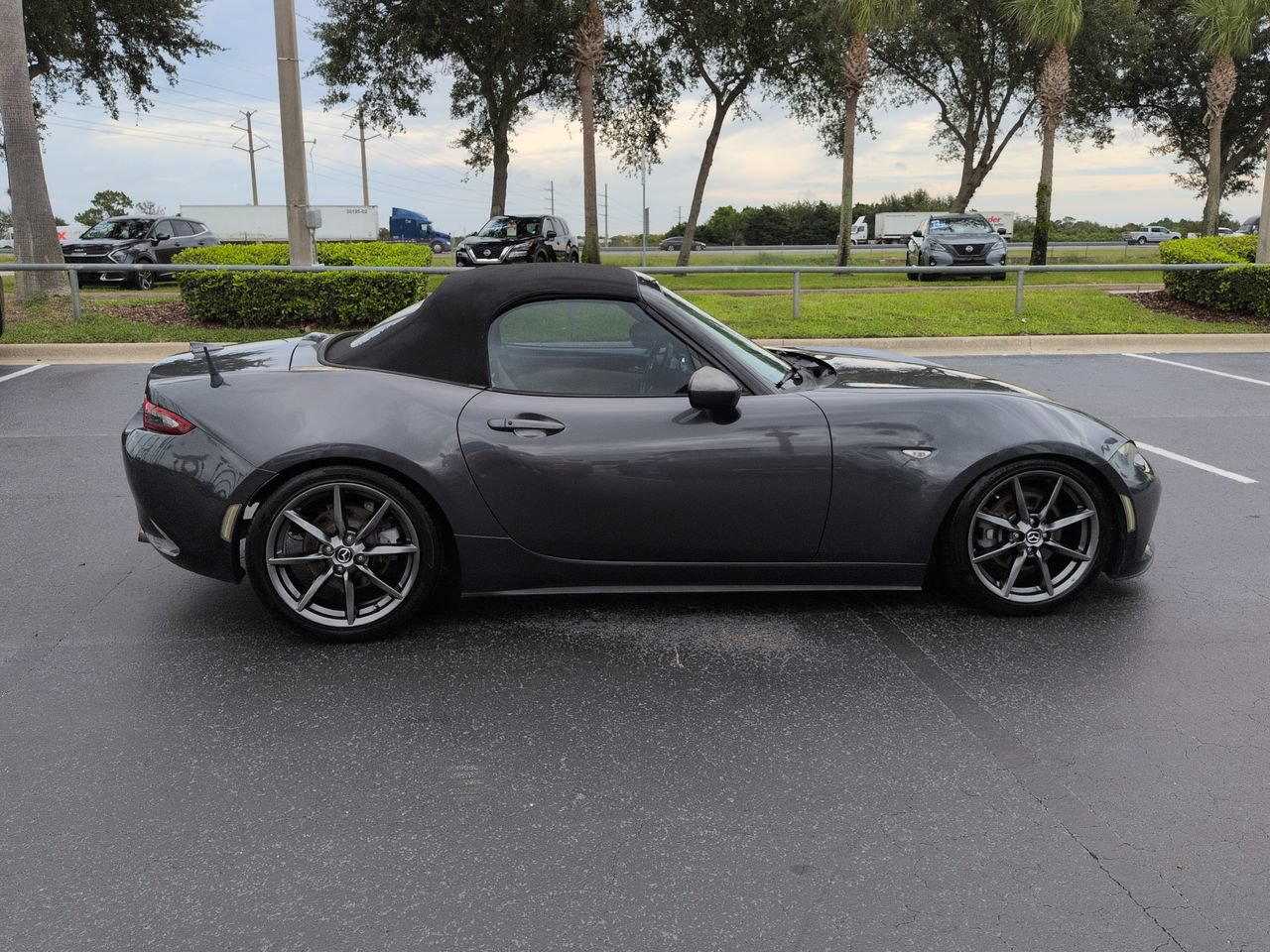 Used 2016 MAZDA MX-5 Miata Grand Touring RWD image 3
