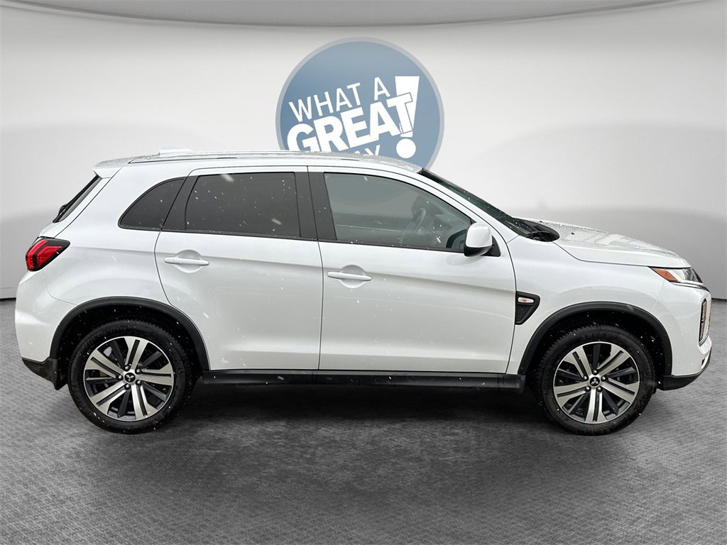 Used 2022 Mitsubishi Outlander Sport ES image 2