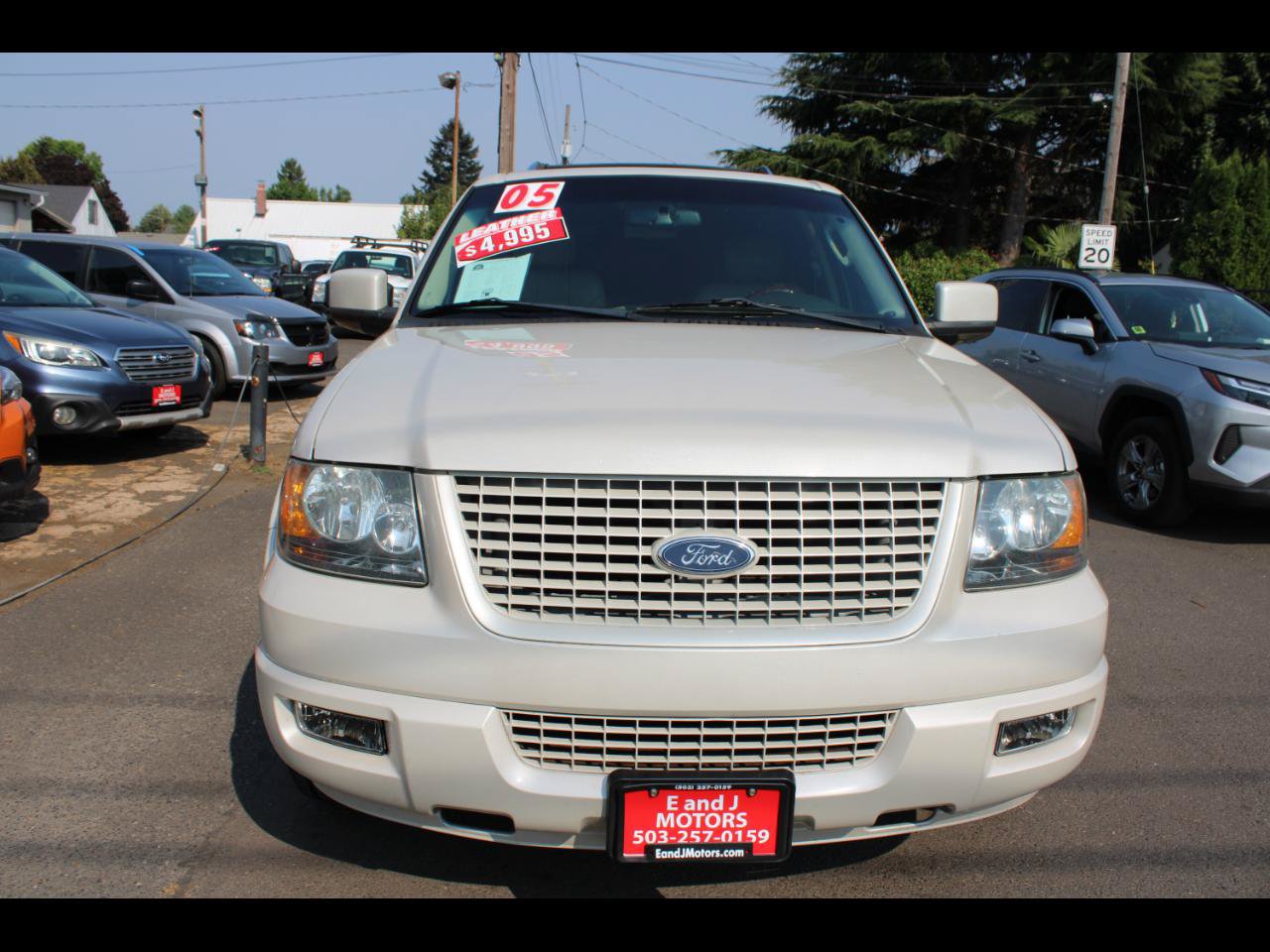 Used 2005 Ford Expedition Limited RWD image 2