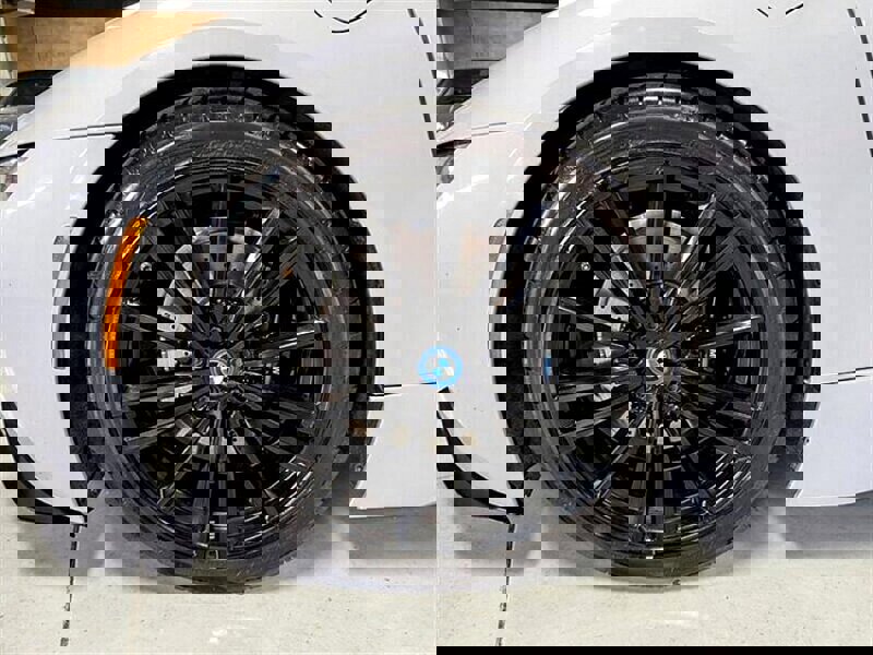 Used 2019 BMW i8 Roadster image 14