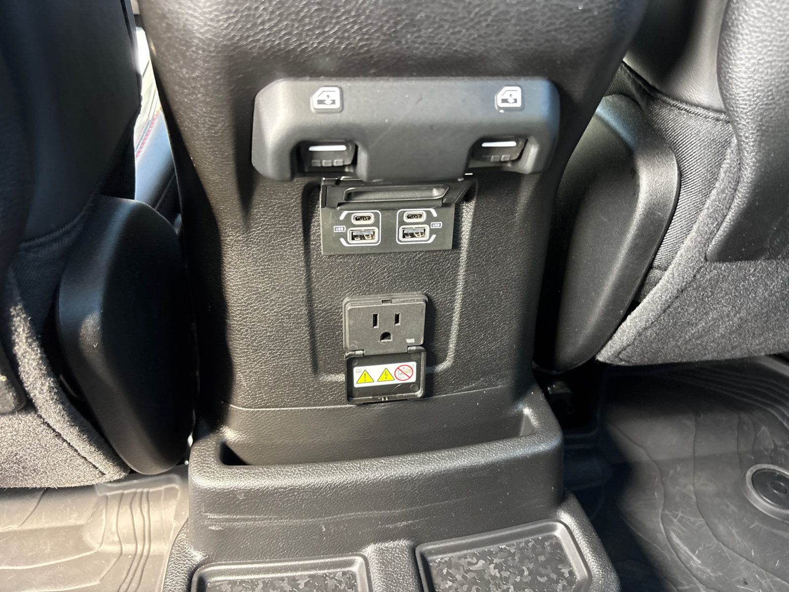 Used 2026 Jeep Wrangler Unlimited Rubicon AWD/4WD image 30
