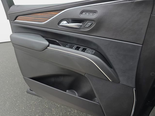 Certified 2022 Cadillac Escalade Premium Luxury AWD/4WD image 26