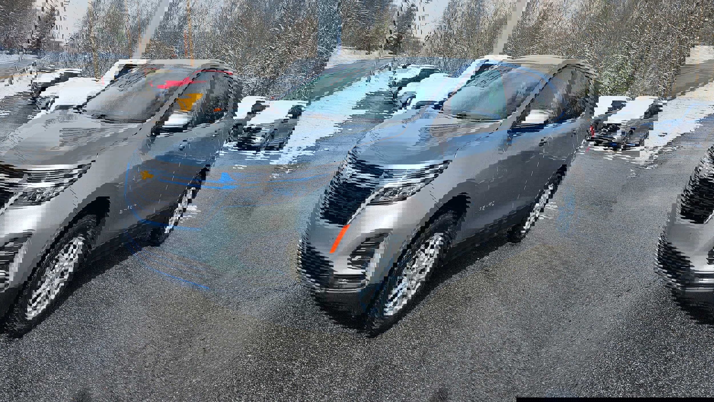 Used 2023 Chevrolet Equinox LT w/ Driver Convenience Package image 2