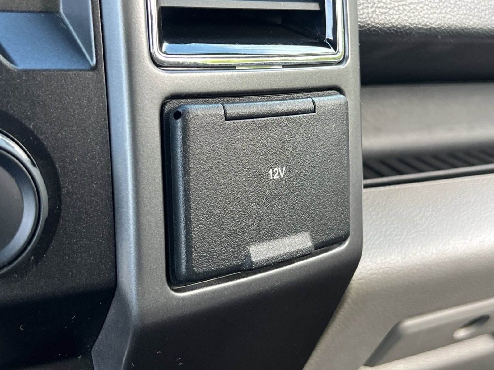 Used 2020 Ford F150 XLT w/ Equipment Group 302A Luxury AWD/4WD image 34