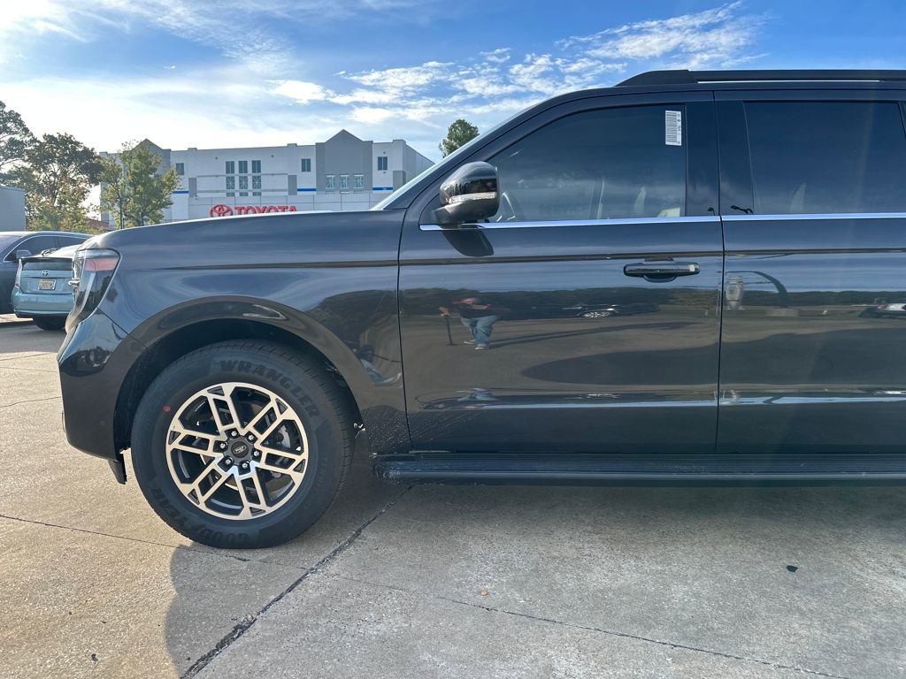 New 2025 Ford Expedition Max Active image 31