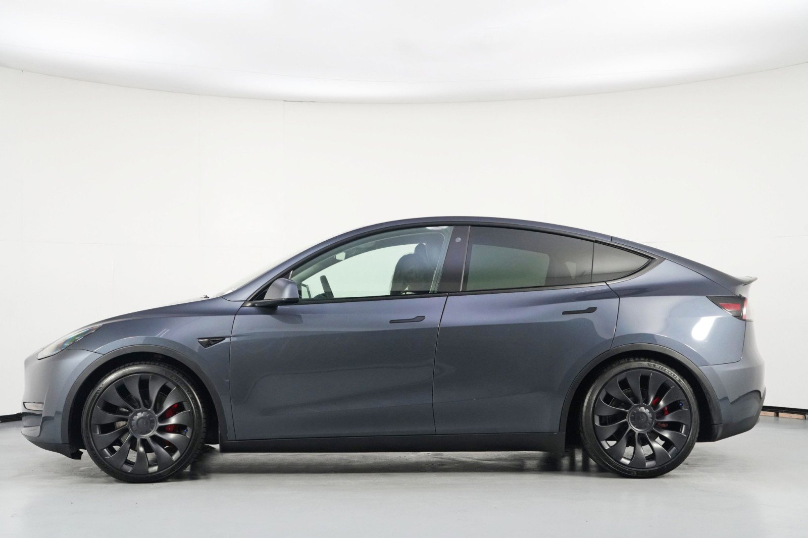 Used 2023 Tesla Model Y Performance image 9