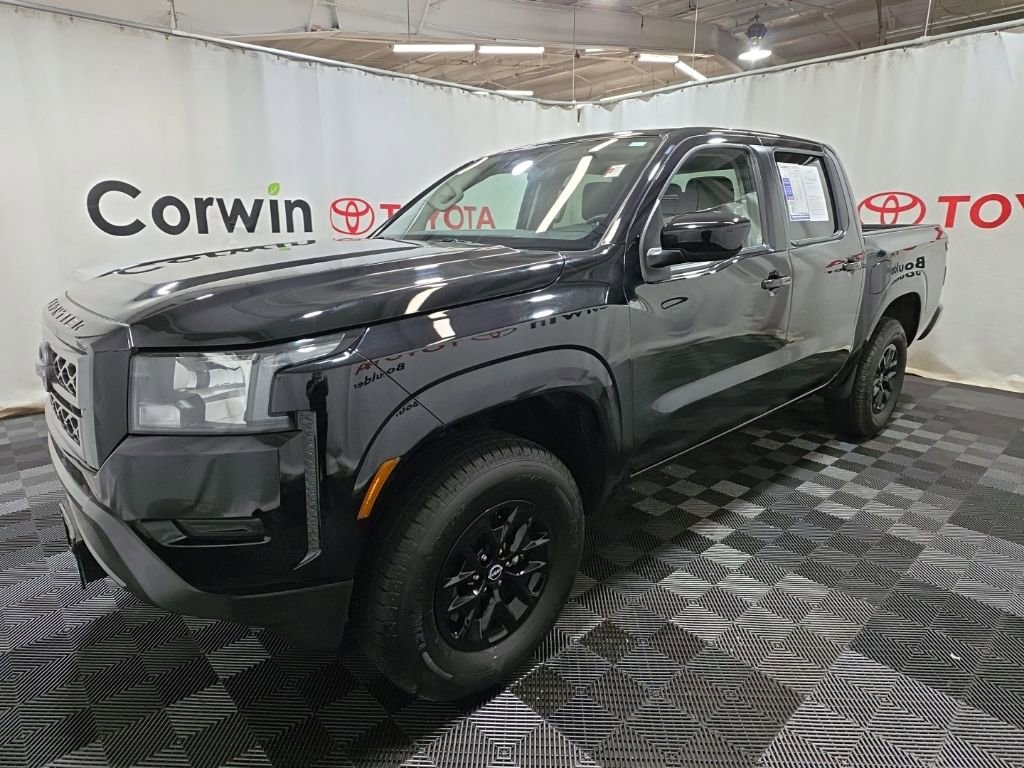 Used 2024 Nissan Frontier SV image 3