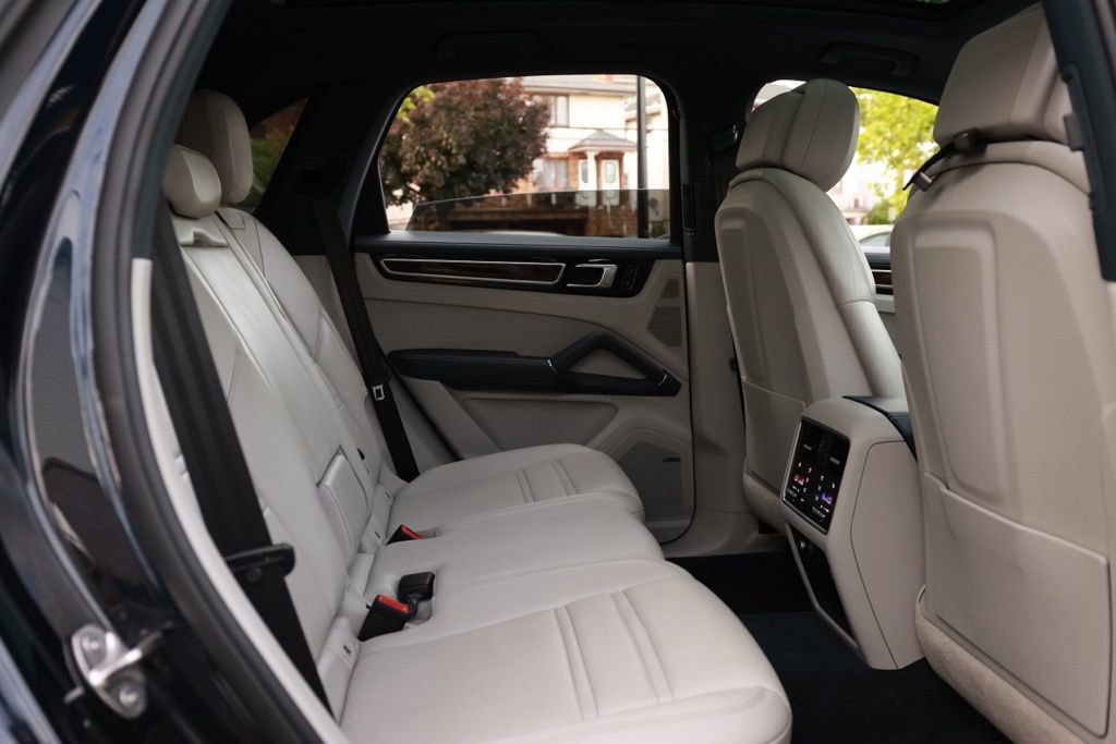 Used 2021 Porsche Cayenne E-Hybrid AWD/4WD image 25