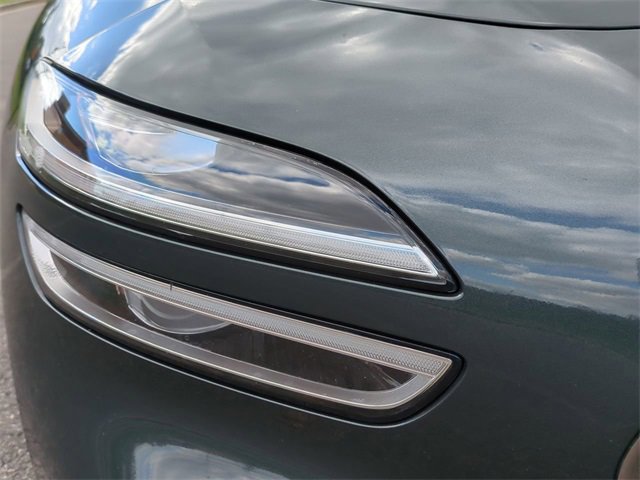 Used 2023 Genesis G70 3.3T w/ Sport Prestige Package image 9