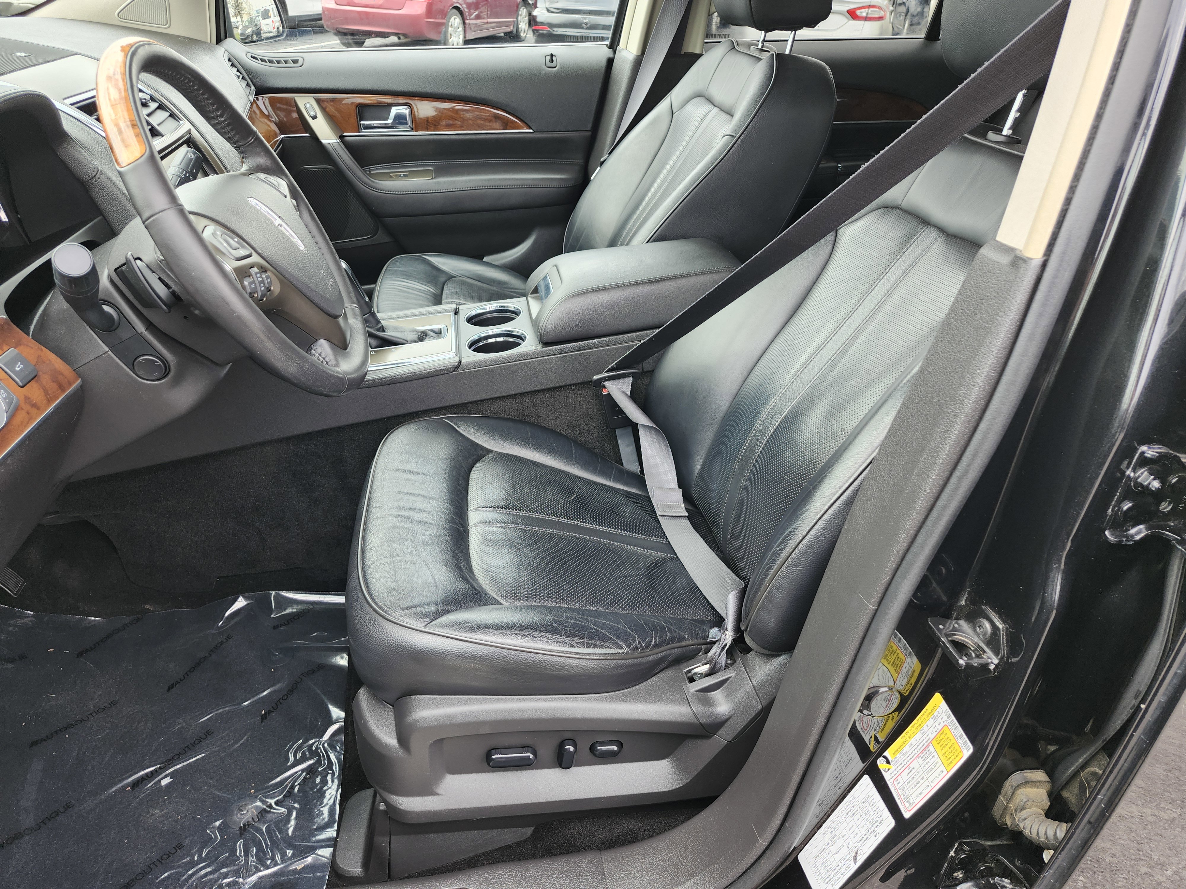 Used 2014 Lincoln MKX AWD w/ Equipment Group 101A image 27