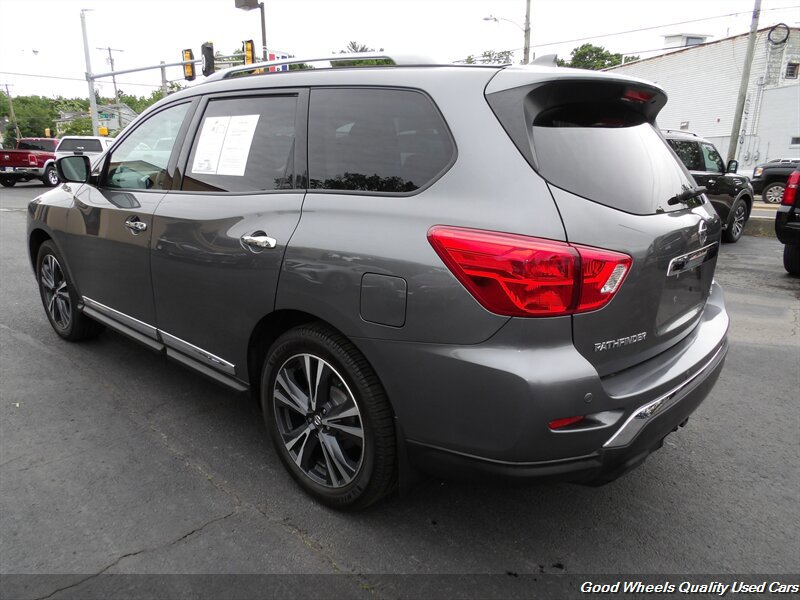 Used 2019 Nissan Pathfinder Platinum AWD/4WD image 7