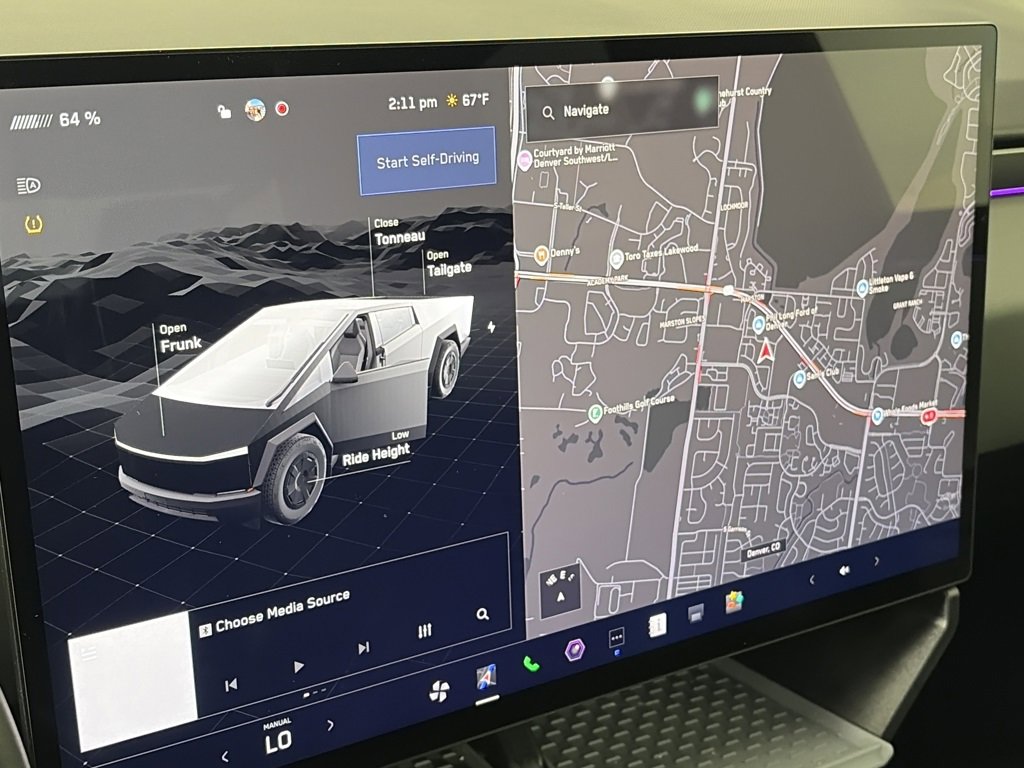 Used 2025 Tesla Cybertruck AWD Crew Cab image 18