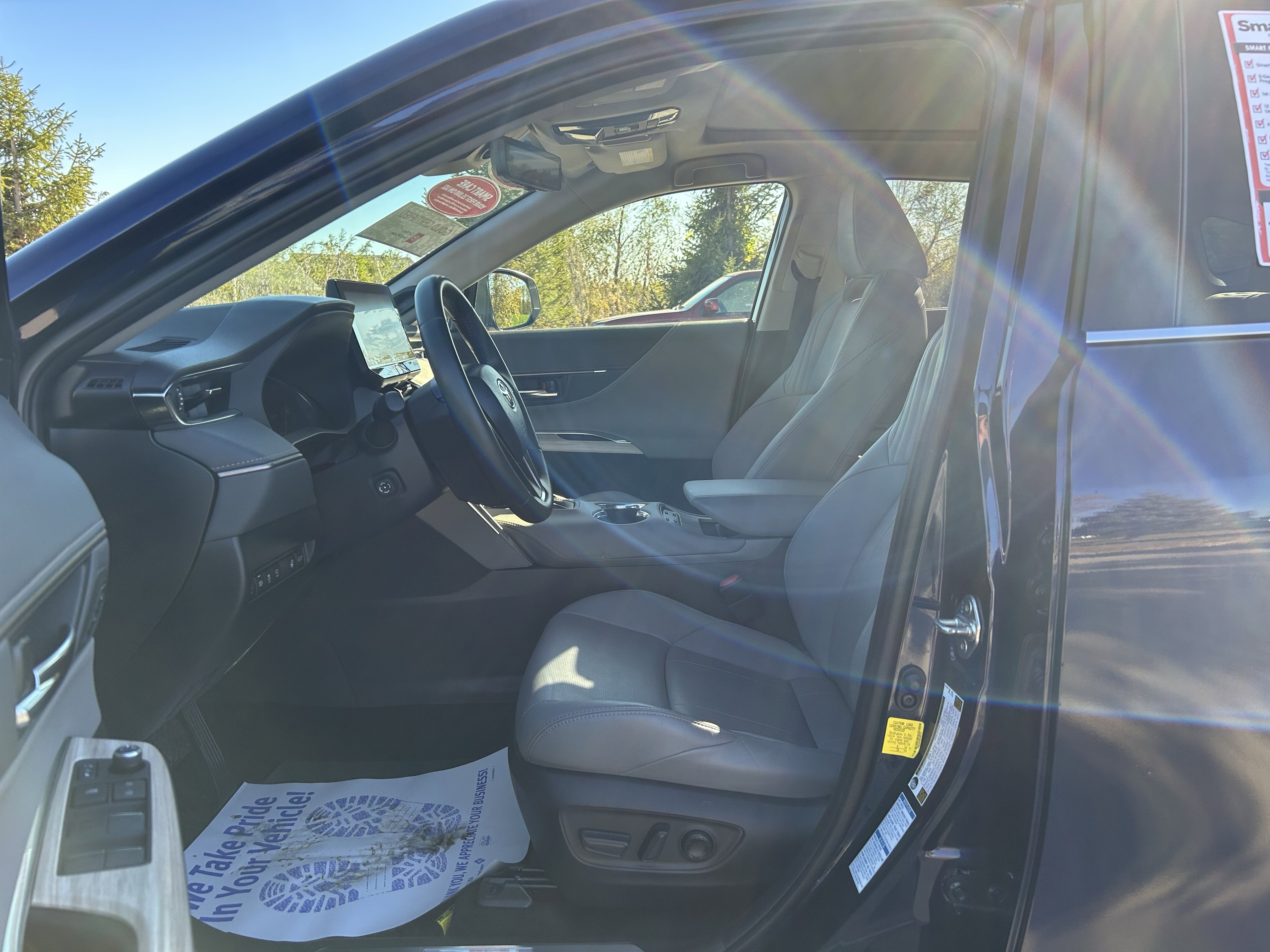 Certified 2022 Toyota Venza Limited w/ Advanced Technology Package image 13