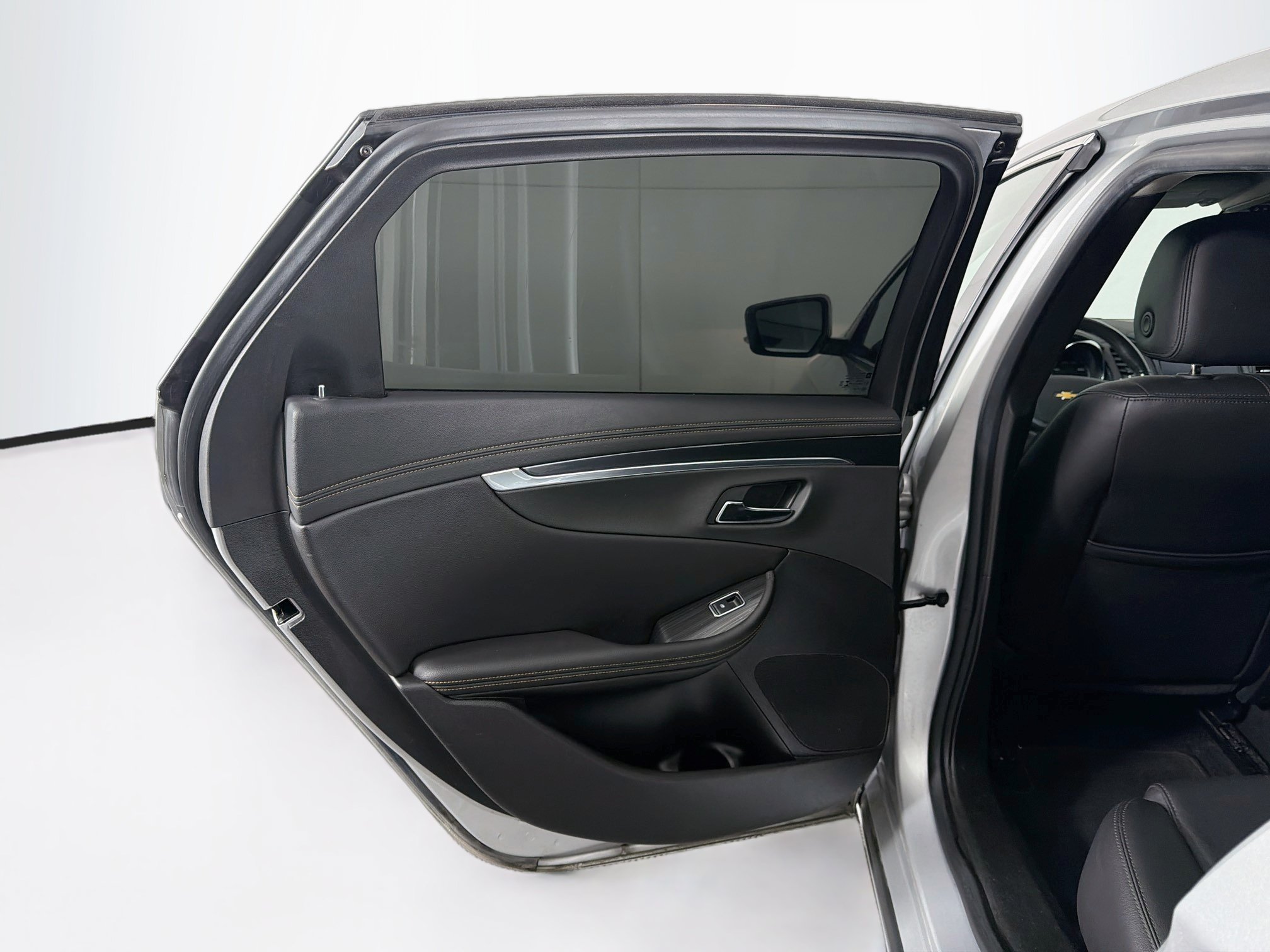 Used 2019 Chevrolet Impala LT FWD image 24