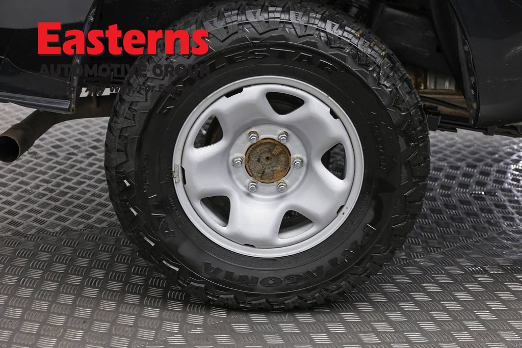 Used 2023 Toyota Tacoma SR AWD/4WD image 29