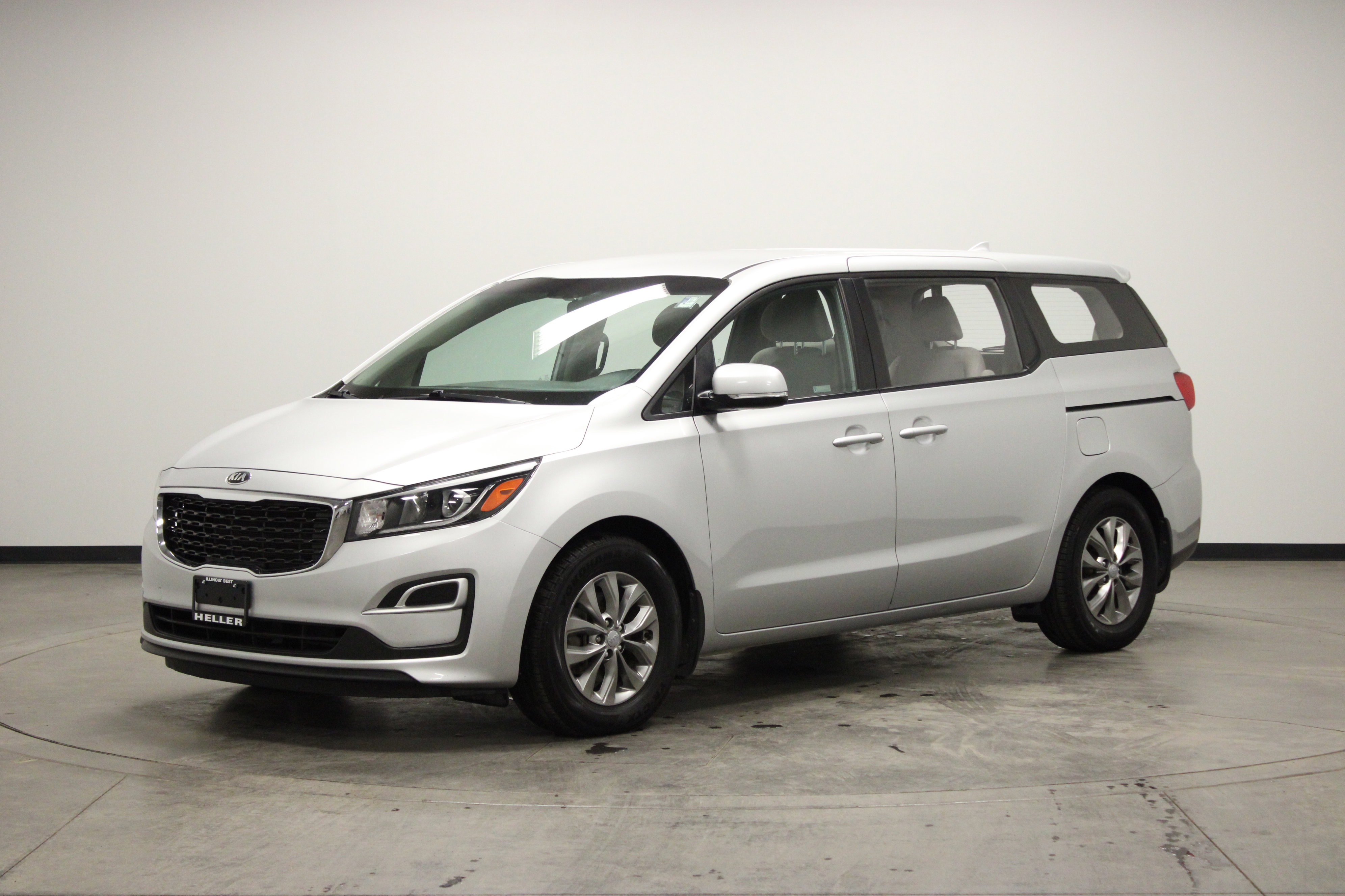 Used 2019 Kia Sedona L image 4
