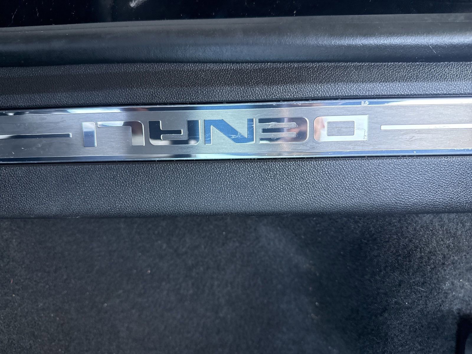 Used 2018 GMC Terrain Denali w/ Comfort Package image 38