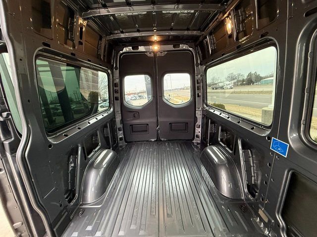 Used 2023 Mercedes-Benz Sprinter 2500 image 23