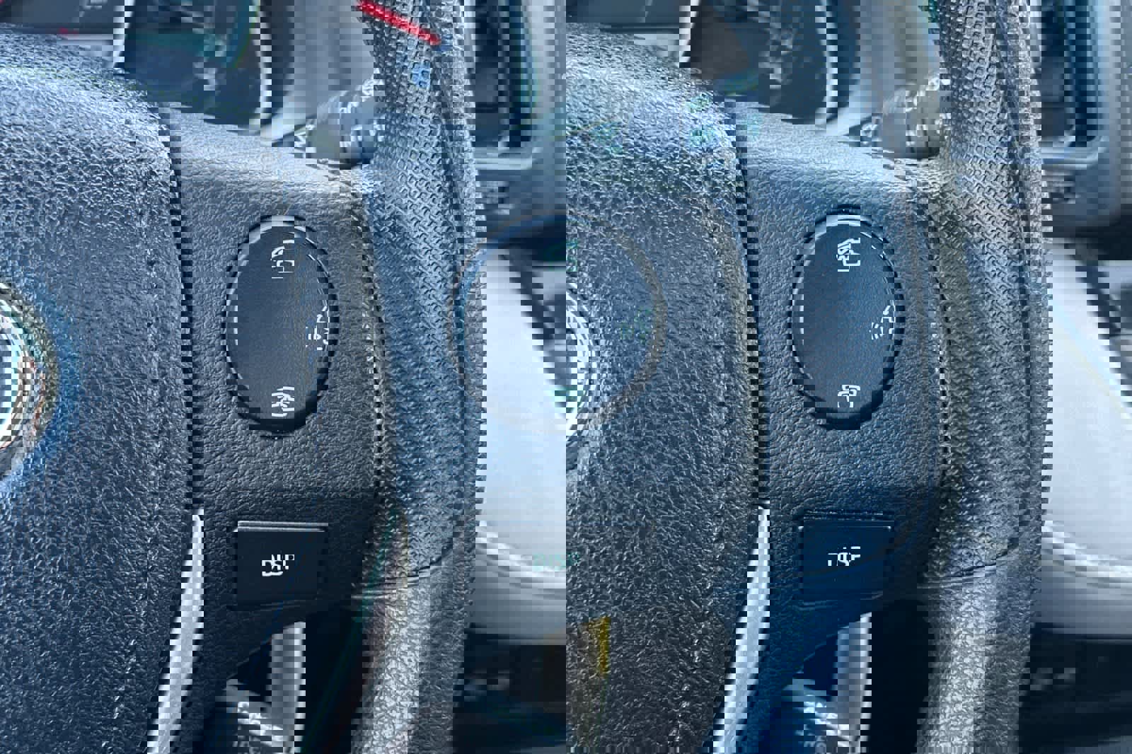 Used 2015 Toyota RAV4 XLE image 25