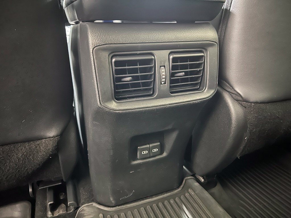 Used 2022 Toyota RAV4 XLE Premium AWD/4WD image 18
