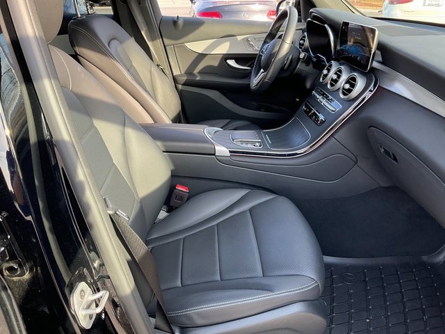 Used 2022 Mercedes-Benz GLC 300 w/ Premium Package Lite image 20