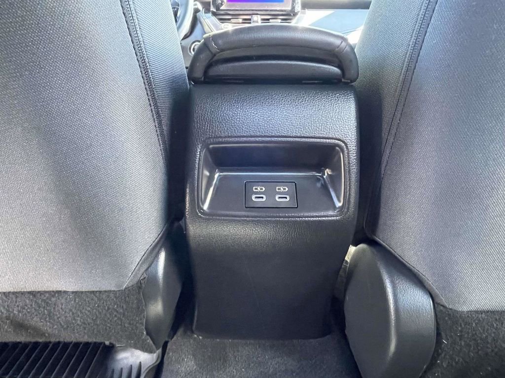Used 2025 Toyota Corolla SE FWD image 12