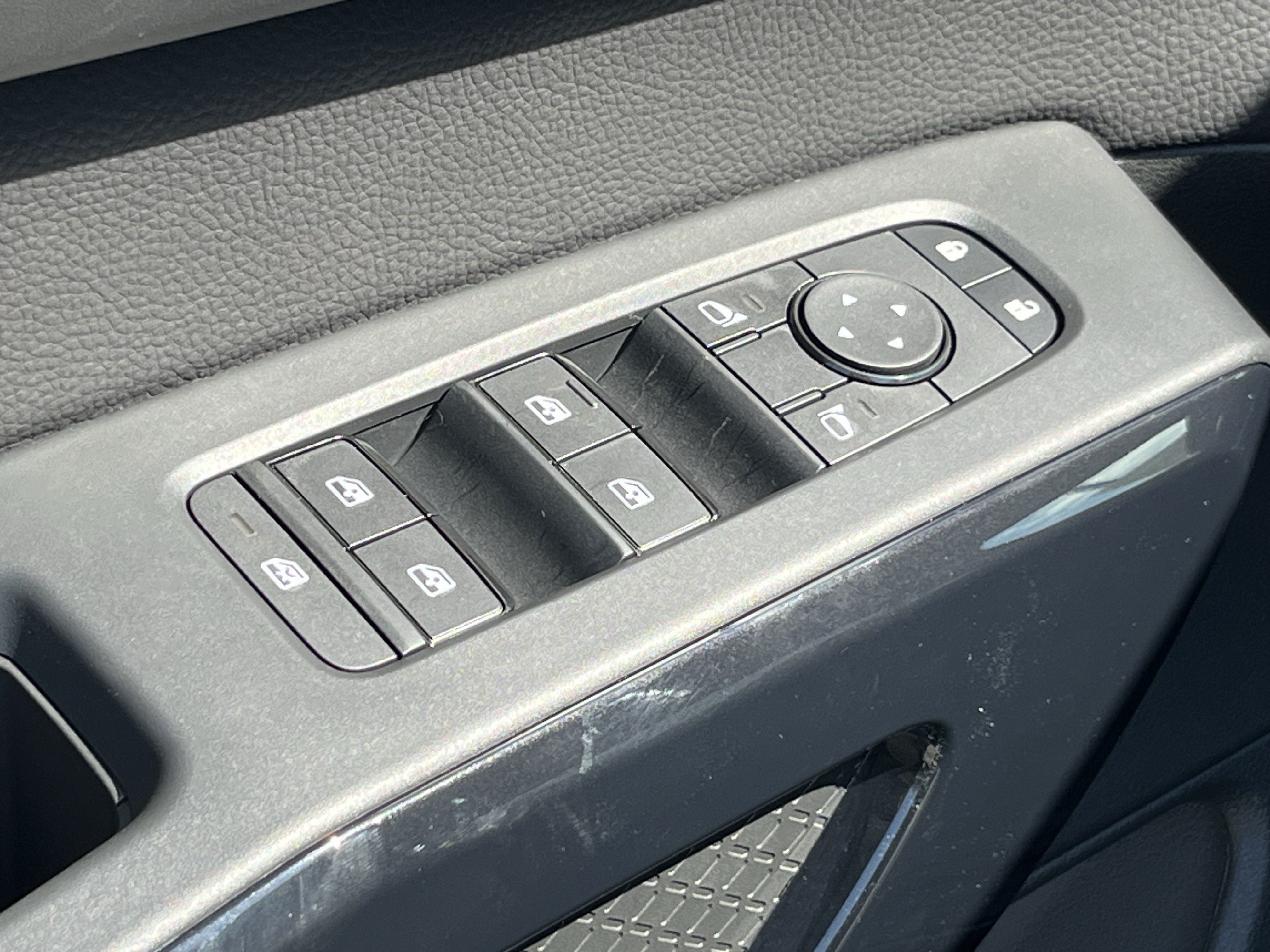 New 2026 Nissan Pathfinder SV AWD/4WD image 25