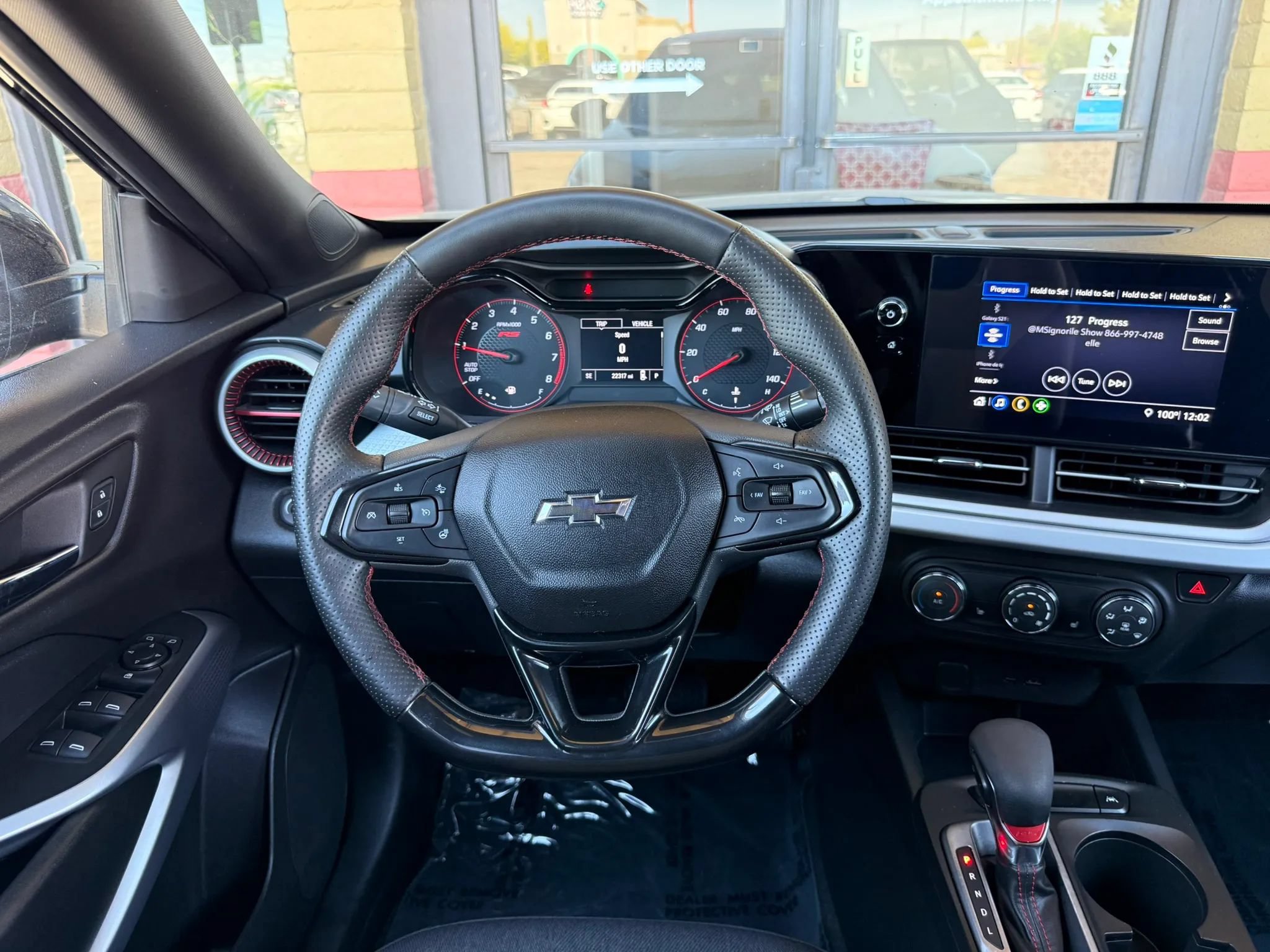 Used 2024 Chevrolet Trax RS FWD image 29
