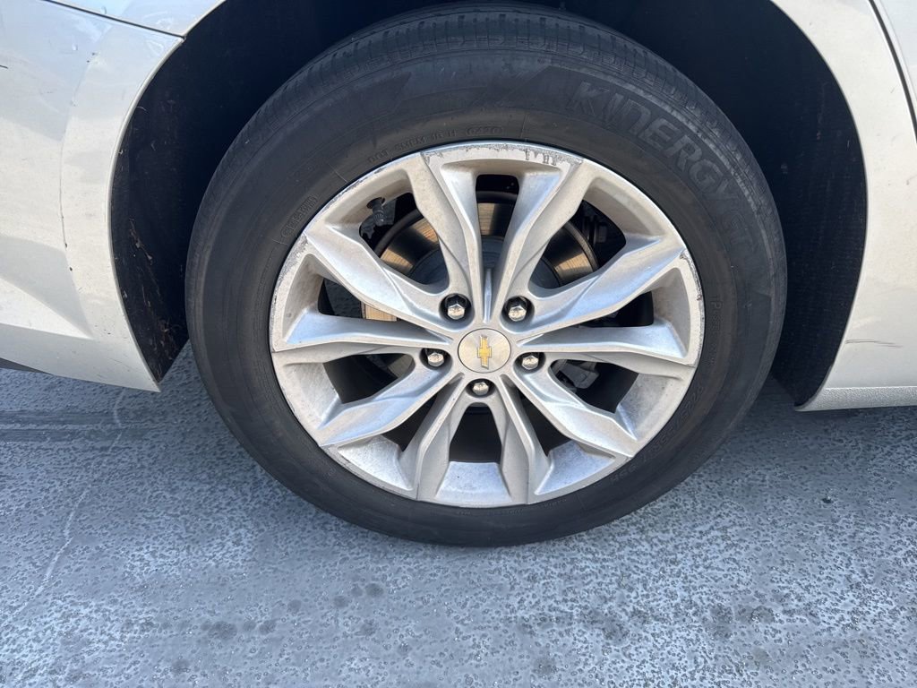 Used 2021 Chevrolet Malibu LT FWD image 7