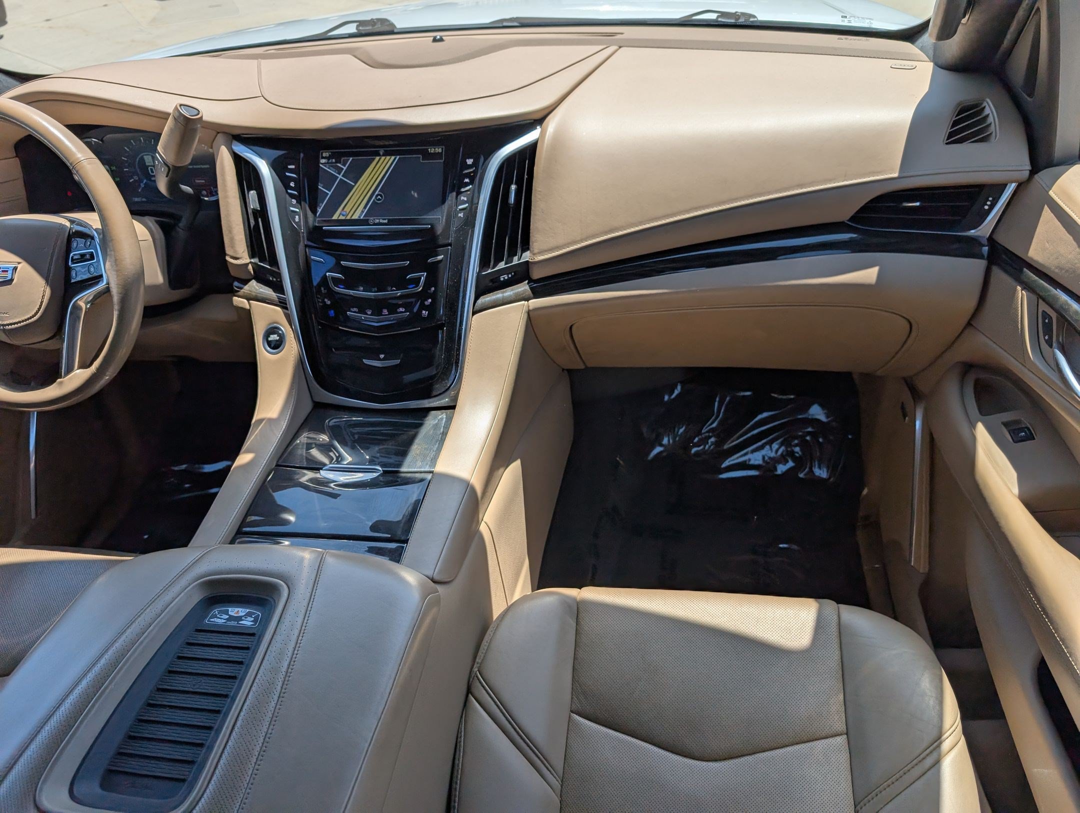 Certified 2020 Cadillac Escalade Platinum AWD/4WD image 31