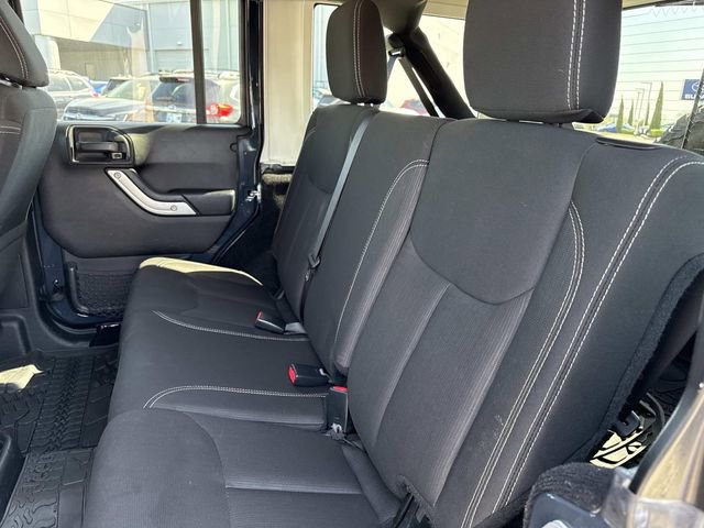 Used 2017 Jeep Wrangler Unlimited Sahara w/ Connectivity Group image 16