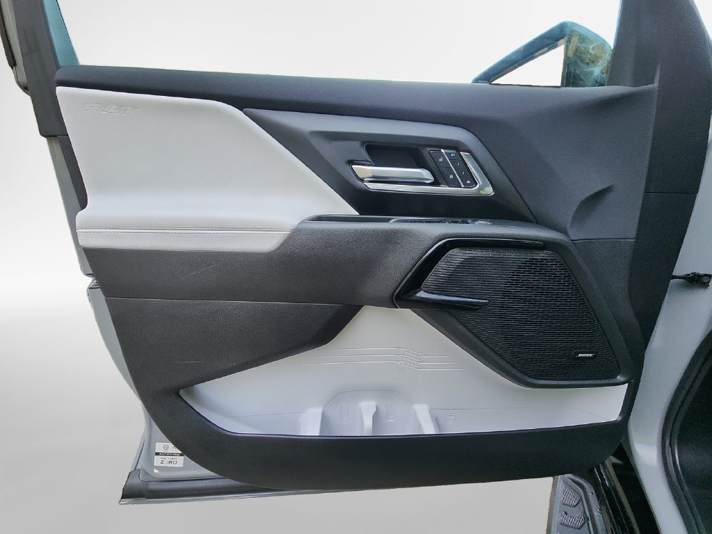 Certified 2025 Chevrolet Silverado EV RST AWD/4WD image 16