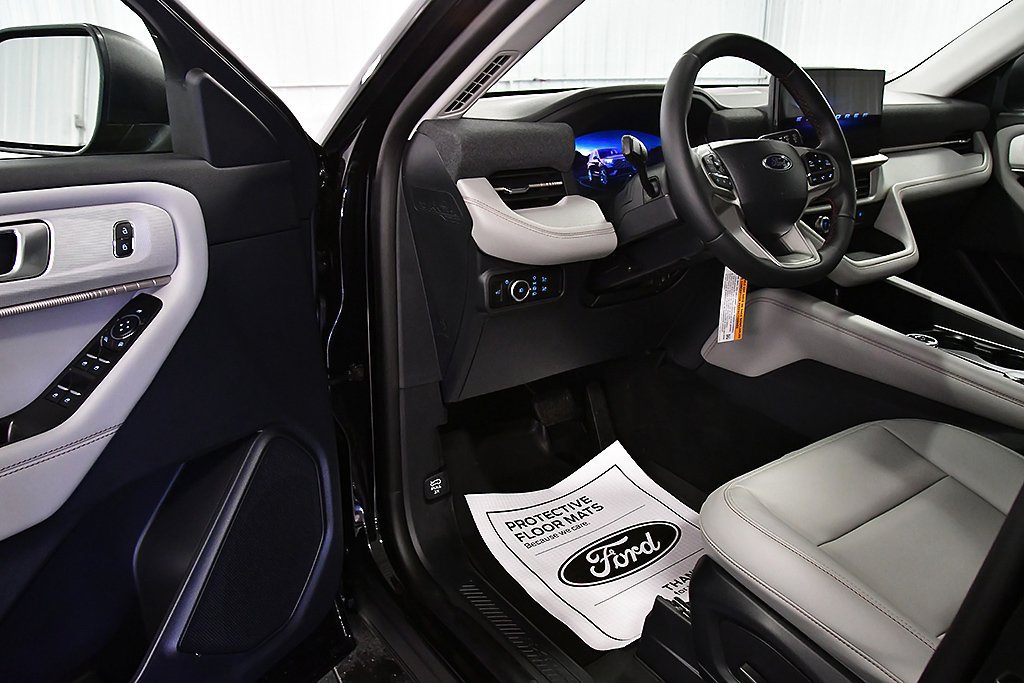 New 2026 Ford Explorer Active w/ Active Comfort Package AWD/4WD image 17