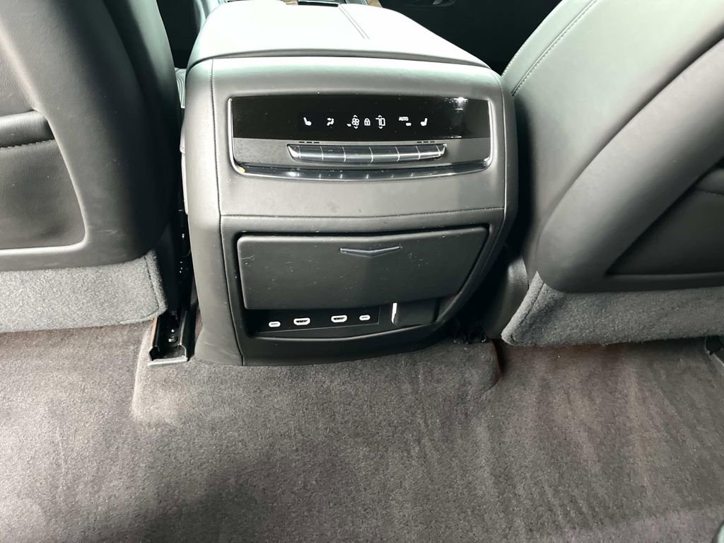 Certified 2024 Cadillac Escalade Sport Platinum w/ Heavy-Duty Trailer Package image 17