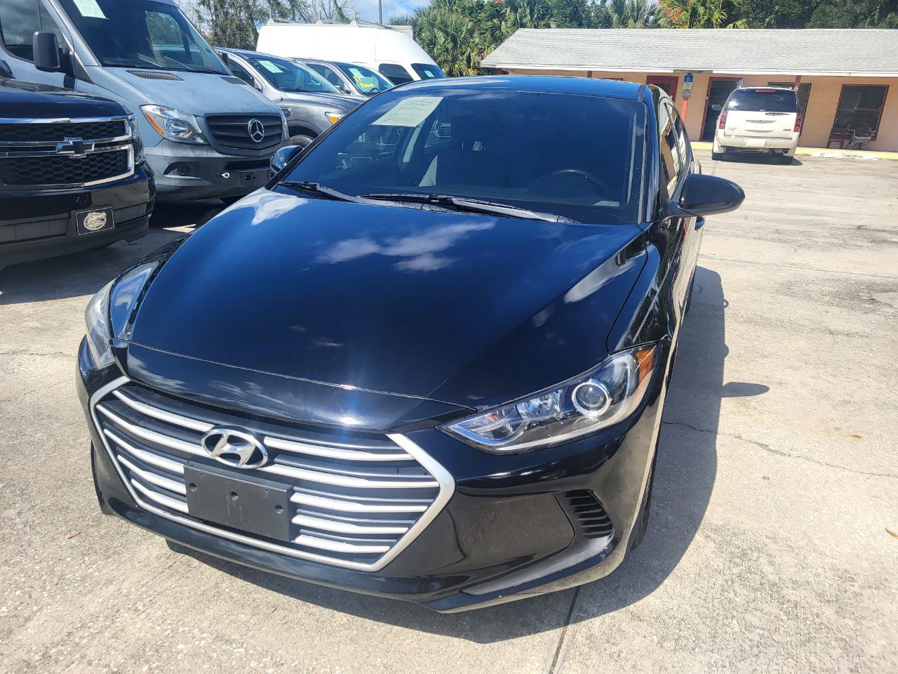 Used 2017 Hyundai Elantra SE FWD image 6