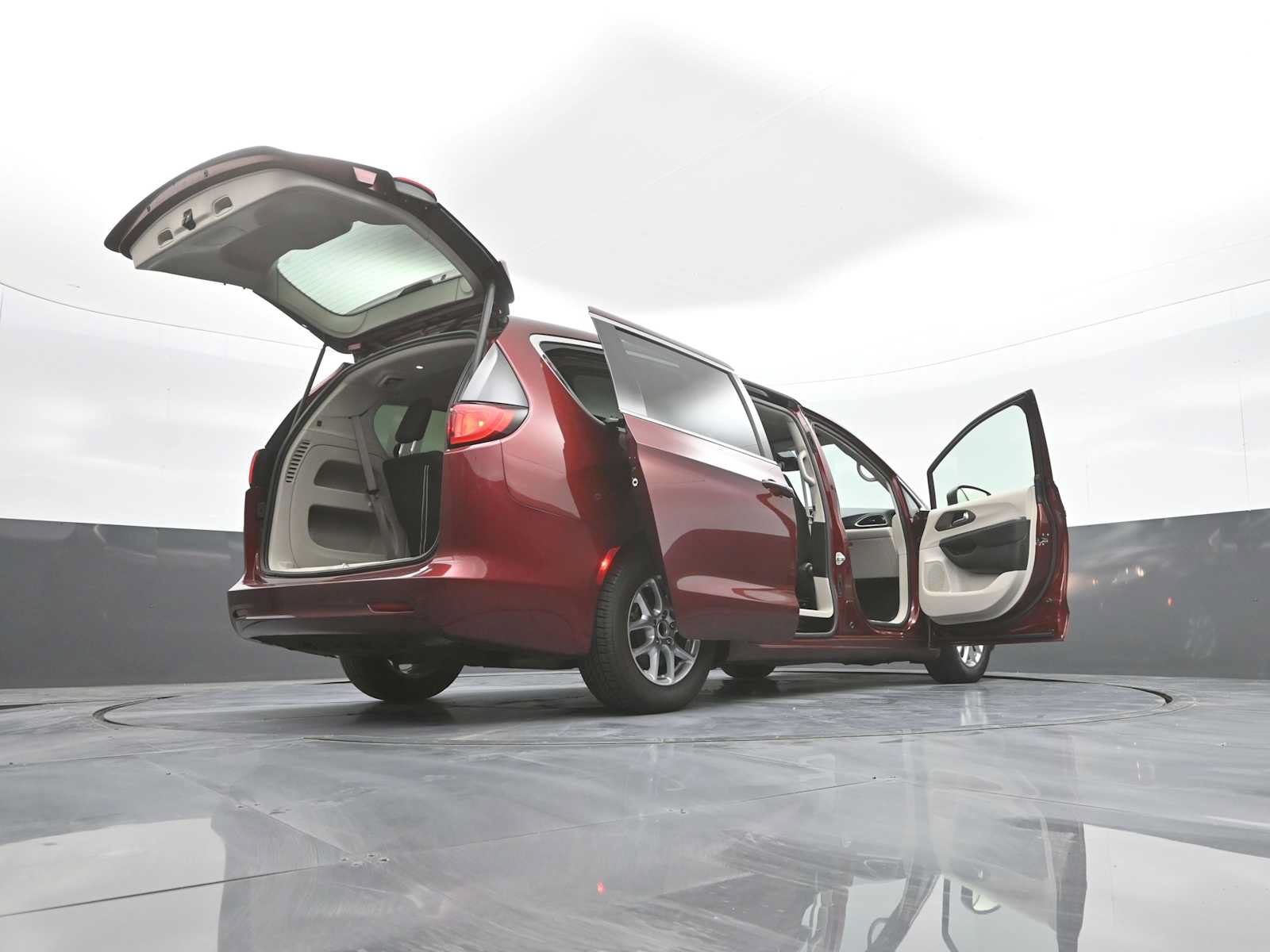 Used 2023 Chrysler Voyager LX FWD image 59