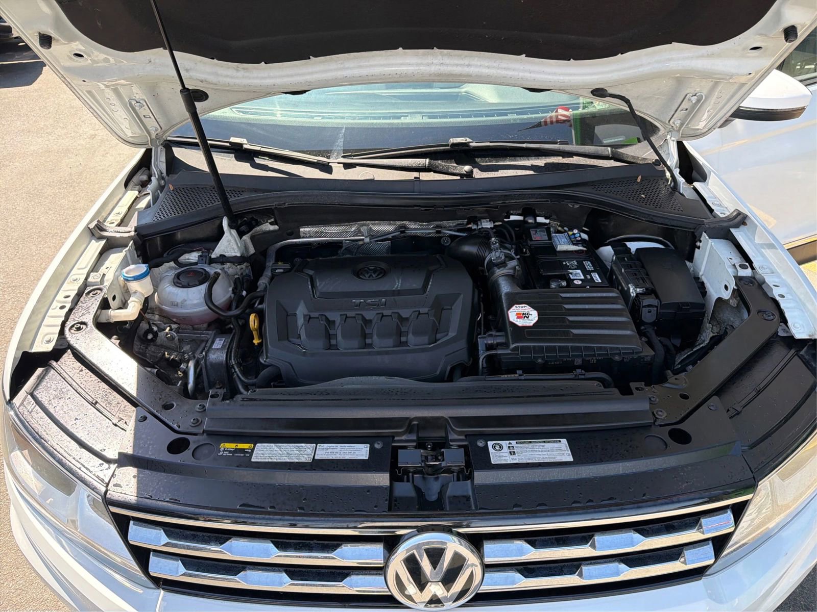 Used 2018 Volkswagen Tiguan SEL image 11