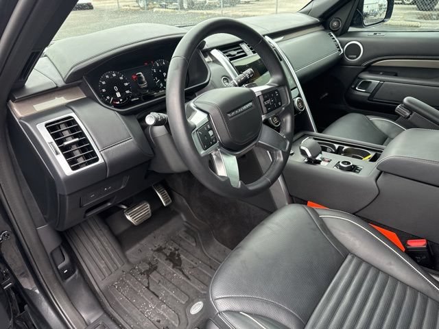 Used 2024 Land Rover Discovery Metropolitan Edition AWD/4WD image 24