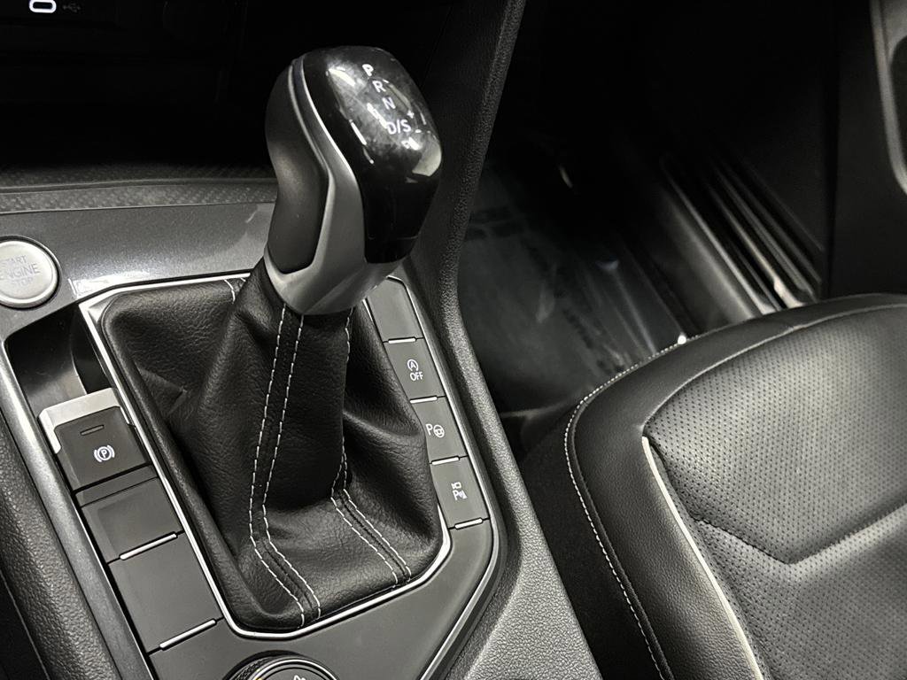 Used 2024 Volkswagen Tiguan SEL R-Line AWD/4WD image 22