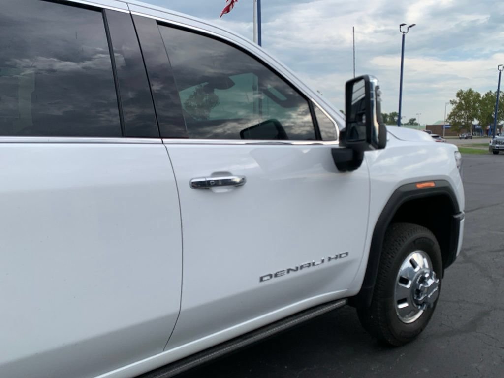 Used 2024 GMC Sierra 3500 Denali w/ Denali Reserve Package AWD/4WD image 21