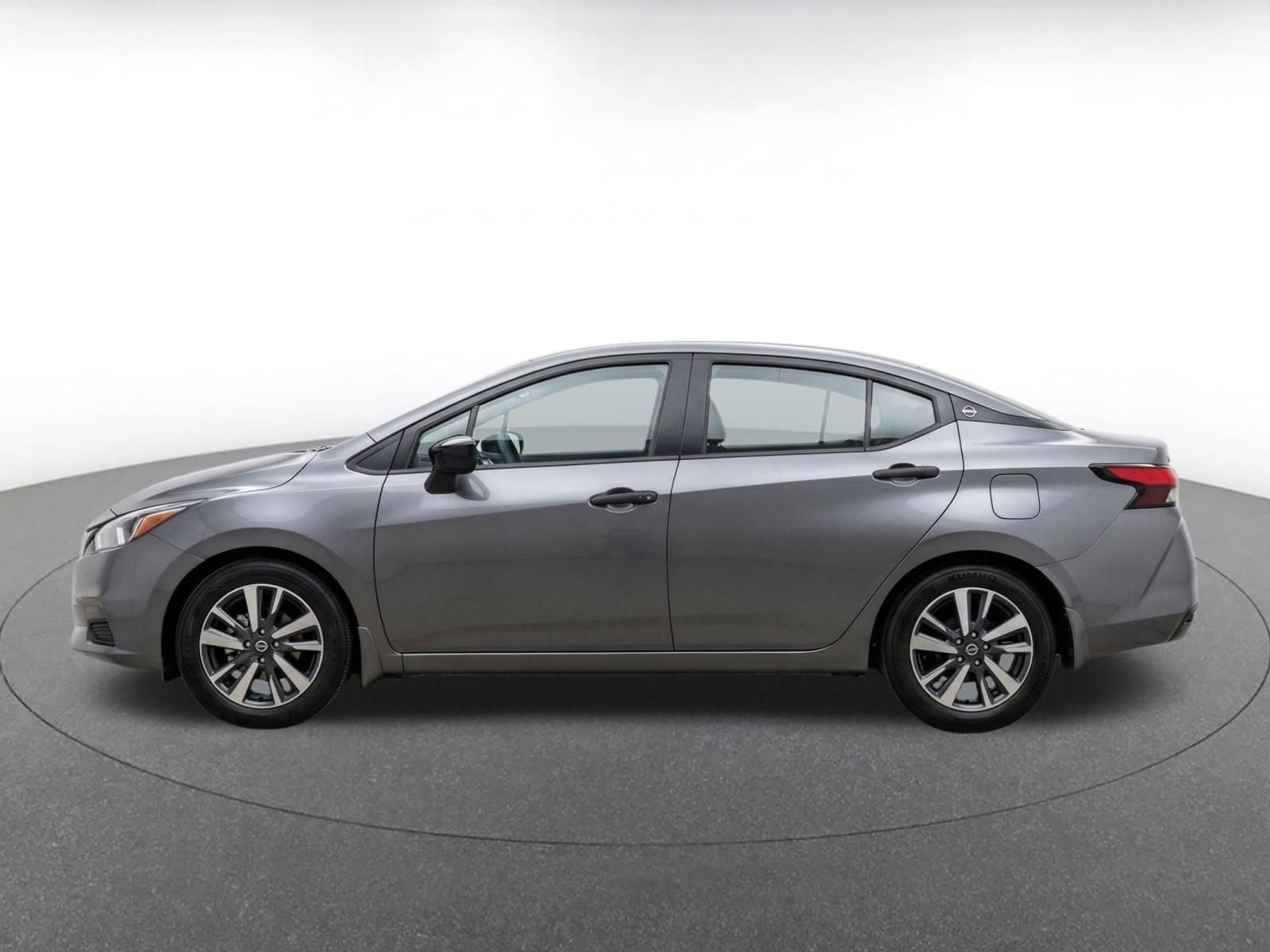 Used 2025 Nissan Versa SV FWD image 4