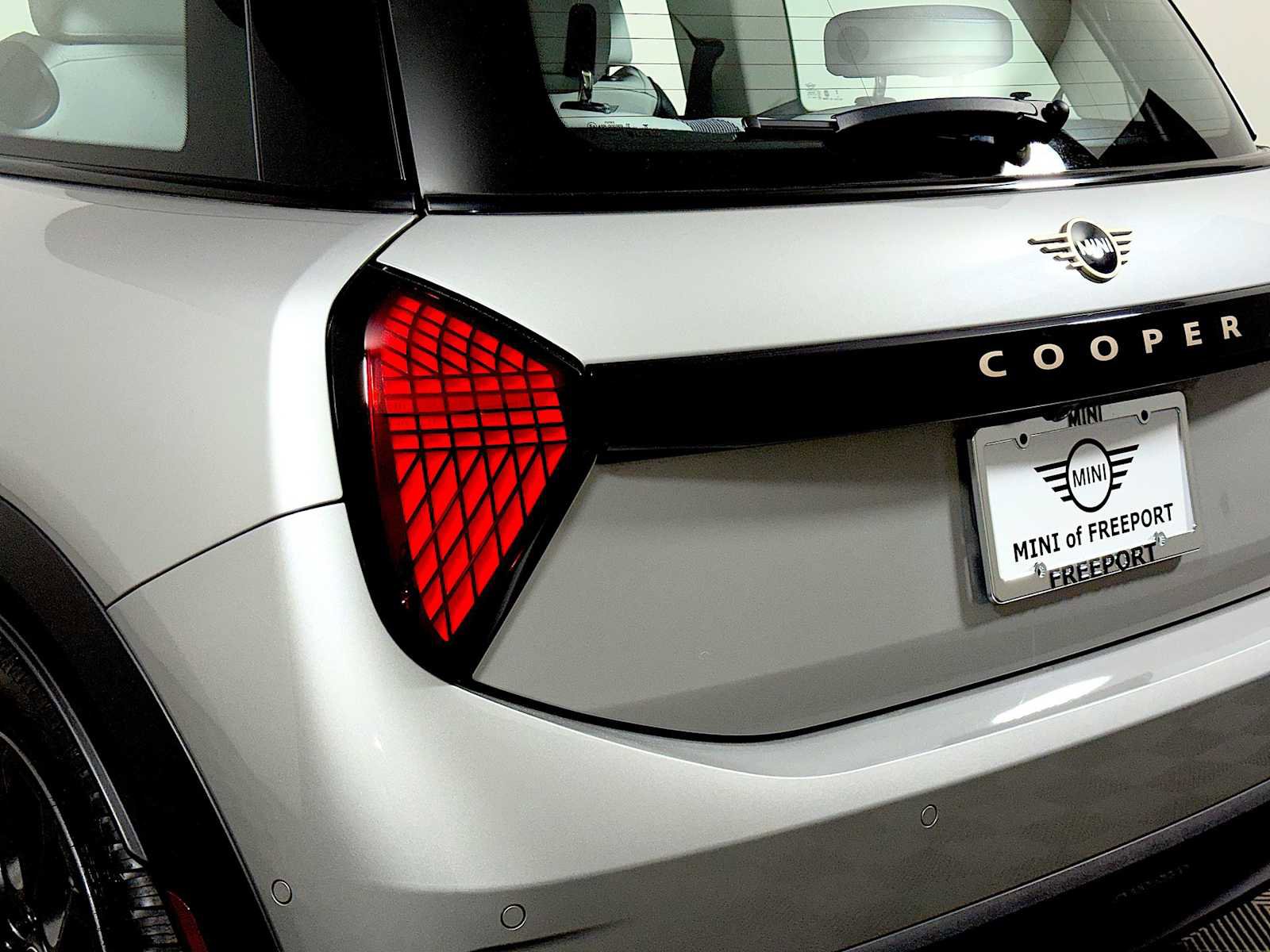 Certified 2025 MINI Cooper S image 27