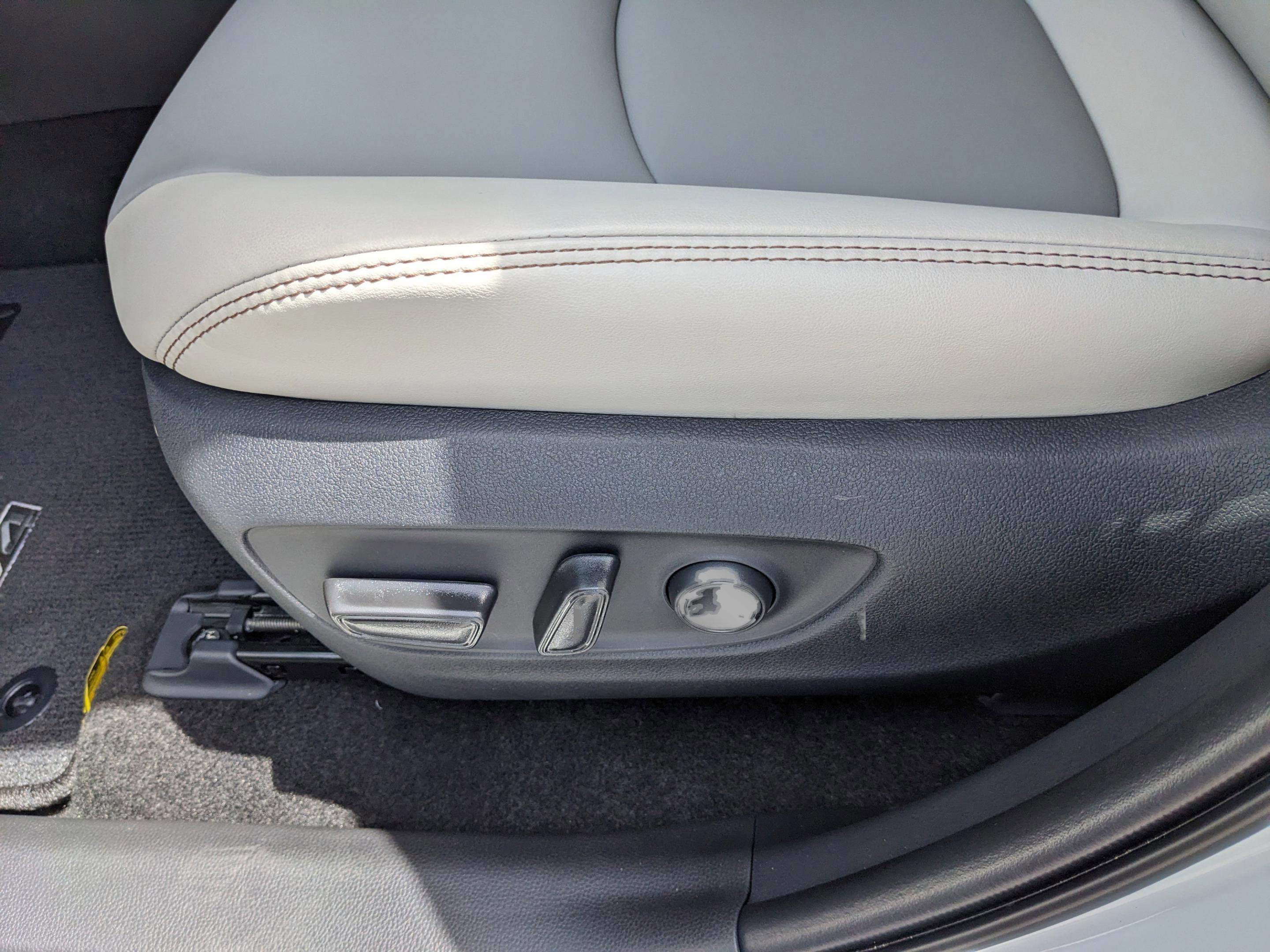 Used 2025 Toyota RAV4 XLE Premium FWD image 21
