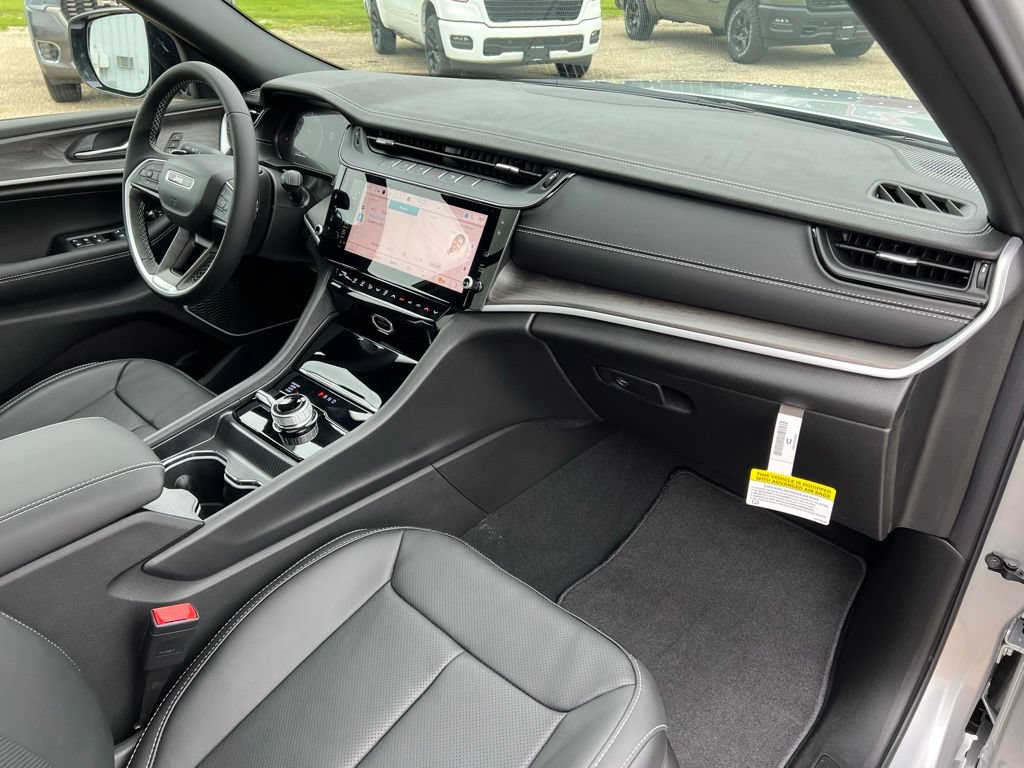 New 2026 Jeep Grand Cherokee L Limited AWD/4WD image 9