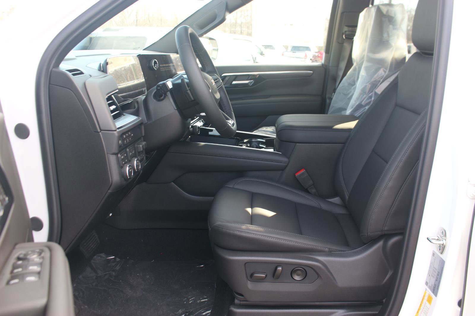 New 2026 Chevrolet Suburban LT w/ Comfort Package image 17