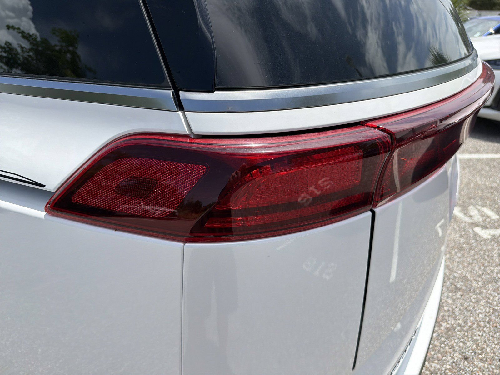 Used 2024 Kia Carnival SX FWD image 11