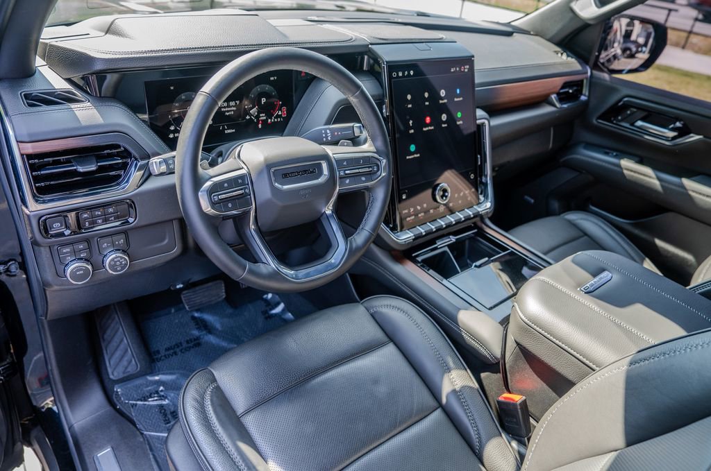 Used 2026 GMC Yukon XL Denali w/ Sun & Power Step Package image 4