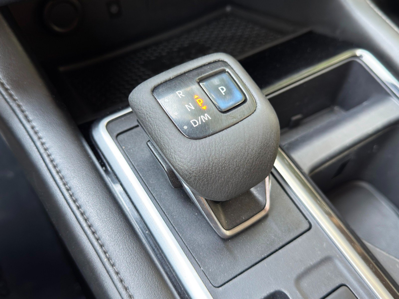 Used 2022 Nissan Pathfinder SL w/ SL Premium Package FWD image 31